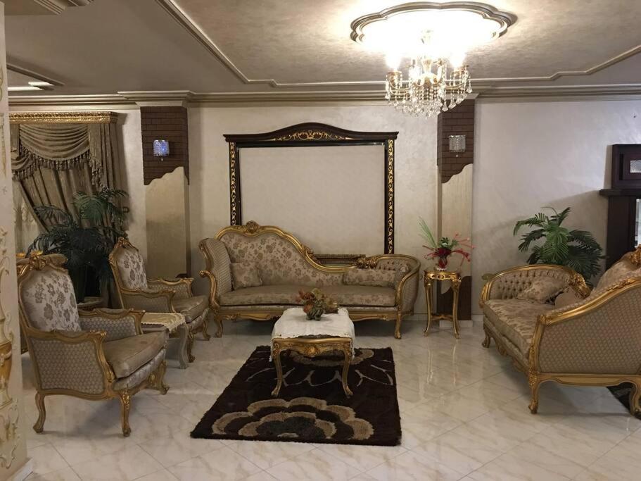 Royal Pyramids Palace Residence Le Caire Extérieur photo